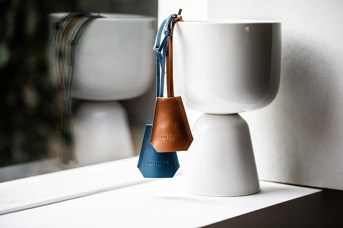 DIFFUSER SG1190 공식 모델 참고 사진 · 색상별 재고 사진 아님